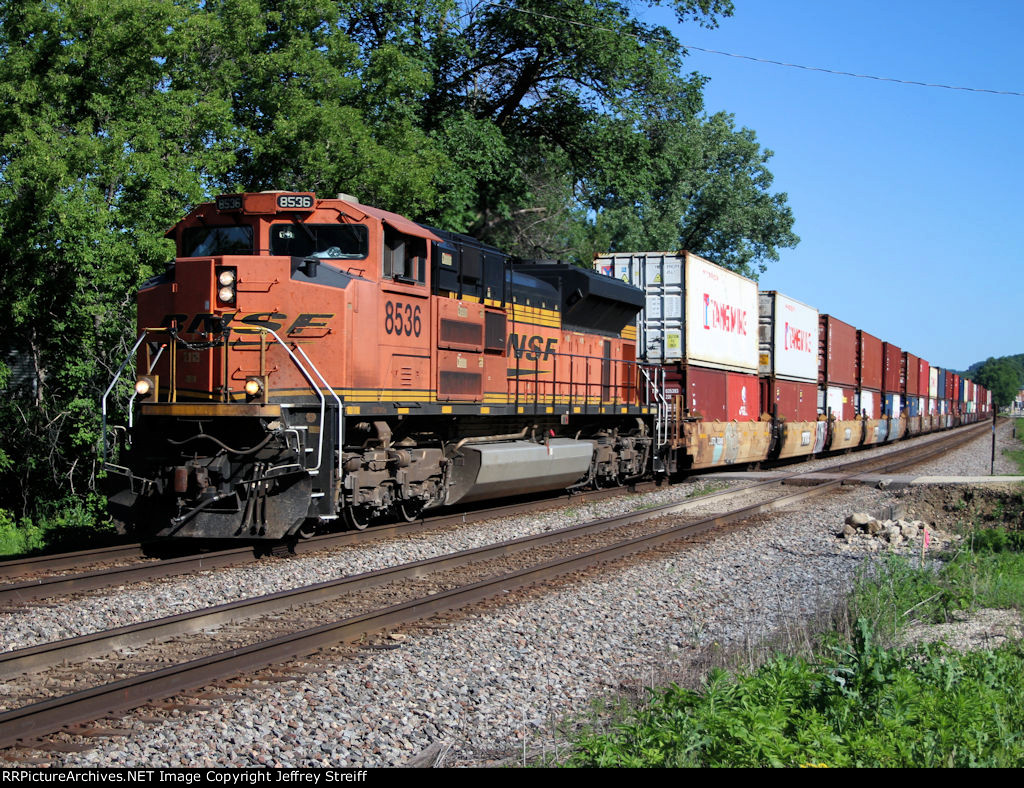 BNSF 8536